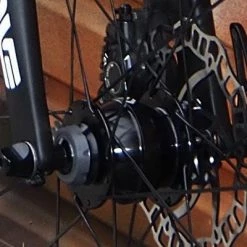 Moyeu Dynamo Roue Vélo Frein à Disque PD-8 Shutter Precision -Par taille Soldes moyeu dynamo roue velo frein a disque pd 8 shutter precision full 5